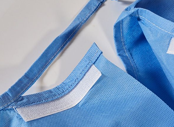 Every Disposable Sterile Surgical Gown Have a Hook And Loop Neck Closure